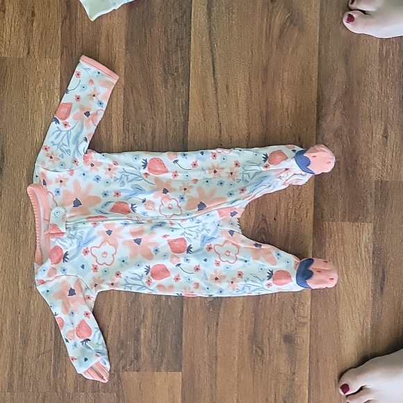 8 0-3 M sleepers. - Picture 4 of 9